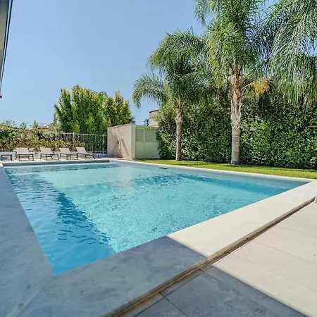 Villa Esclusiva Con Piscina Privata A Mondello Palermo